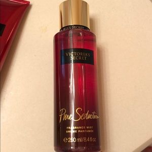 Victoria’s Secret Pure Seduction fragrance mist